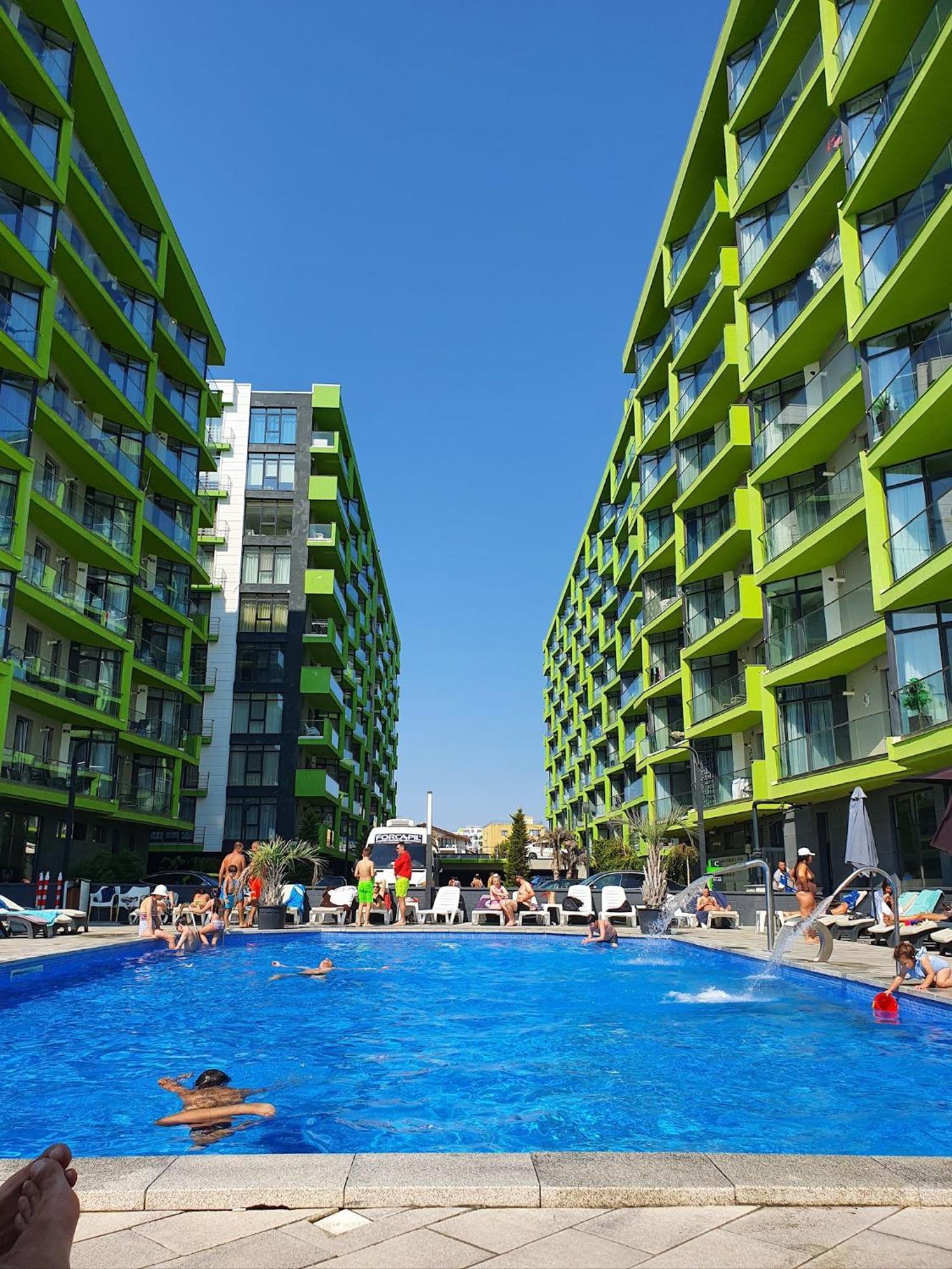 Purple Onyx - Pool & Spa Beach Resort Năvodari Extérieur photo