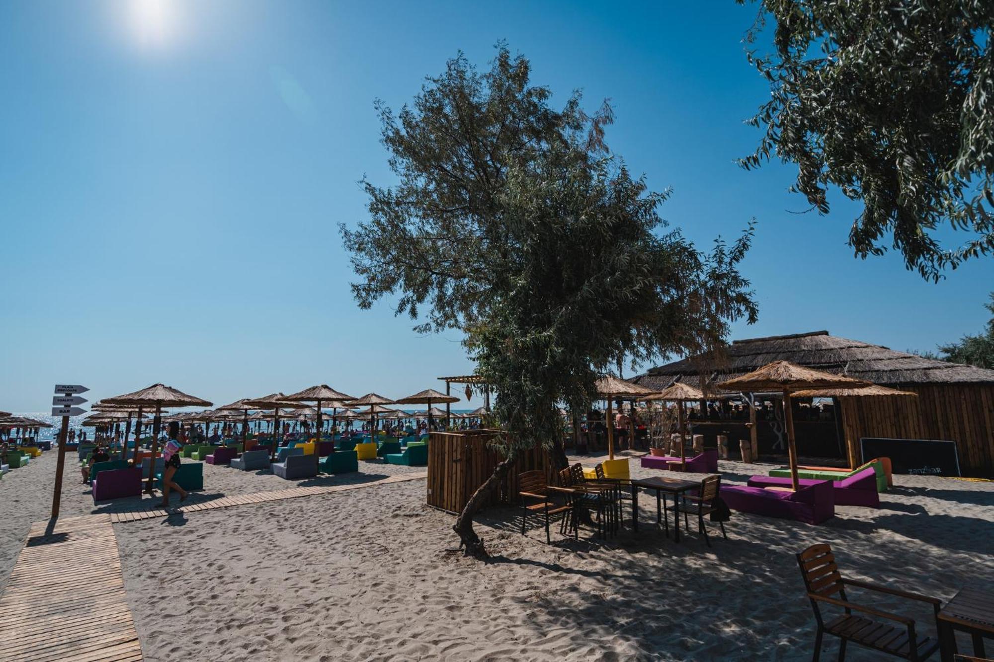 Purple Onyx - Pool & Spa Beach Resort Năvodari Extérieur photo
