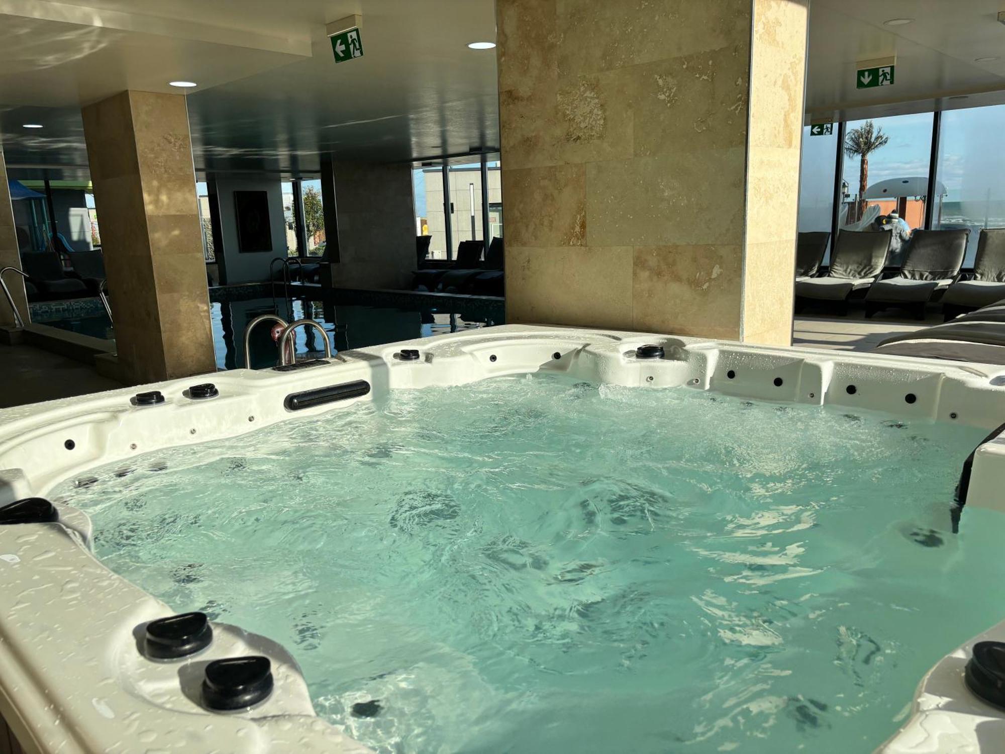 Purple Onyx - Pool & Spa Beach Resort Năvodari Extérieur photo